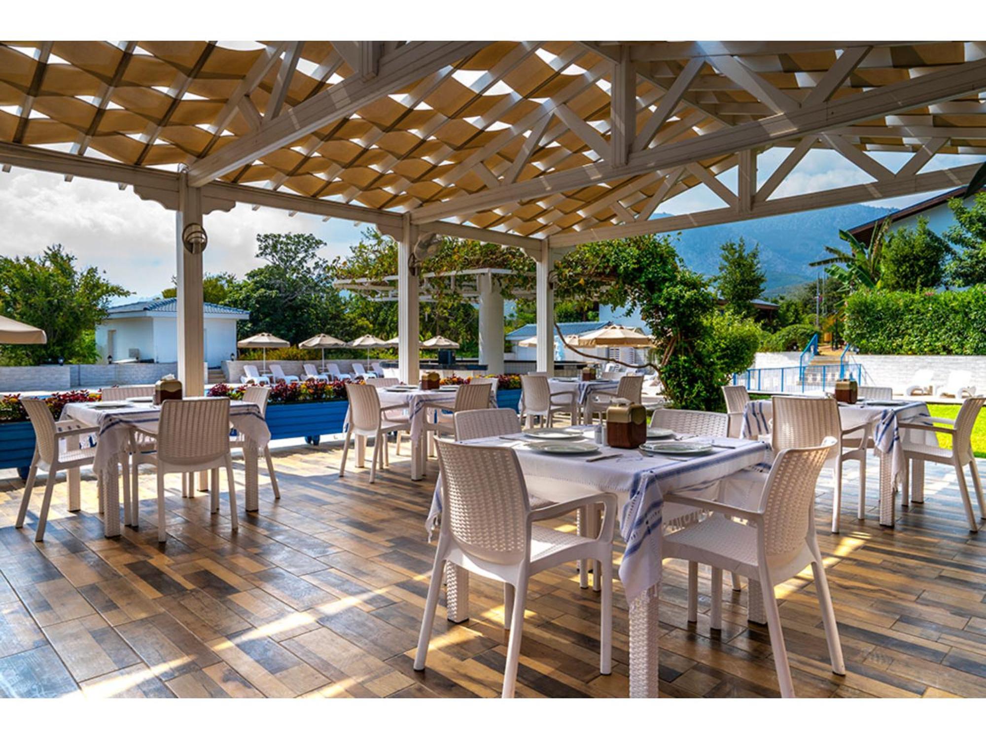 Queen Aphrodite Hotel Karpasa エクステリア 写真