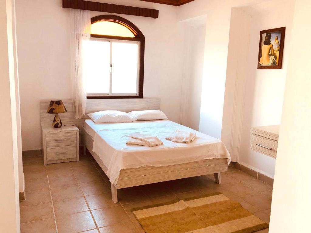 Queen Aphrodite Hotel Karpasa エクステリア 写真